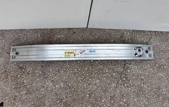 Toyota Hiace (H10) Front bumper cross member 52131F4020