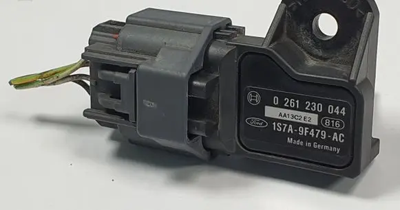 Ford Focus Air pressure sensor 0261230044