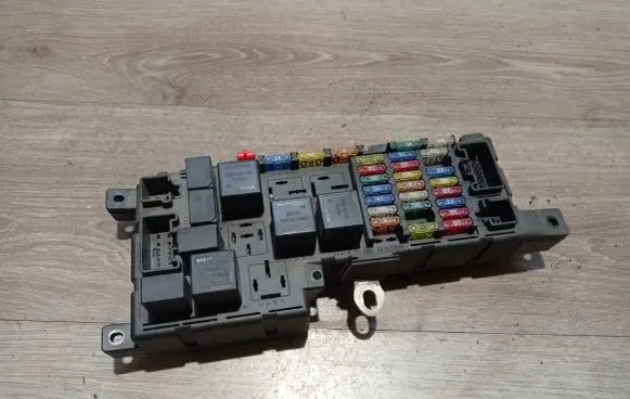 Volvo S60 Fuse module 518322326 8637841