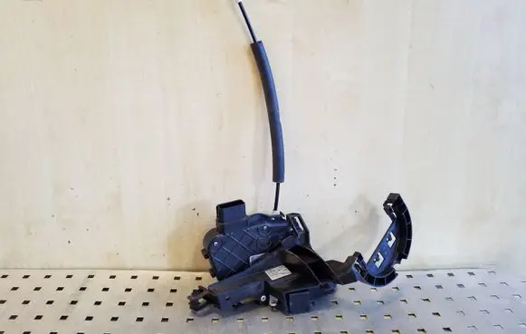 Jaguar XF X250 Rear door lock 8X2324995CE 7HSA26413AC