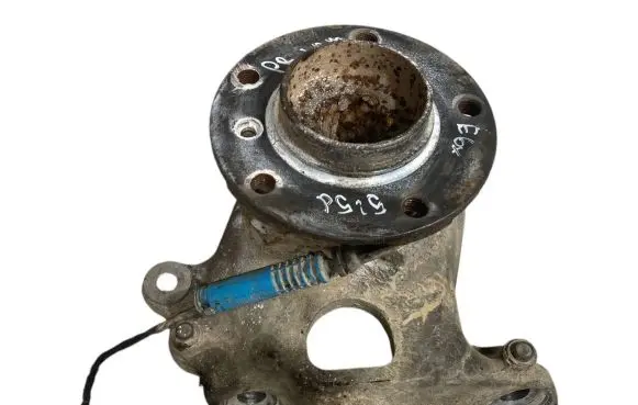 BMW 5 E60 E61 Front wheel hub spindle knuckle 6760954