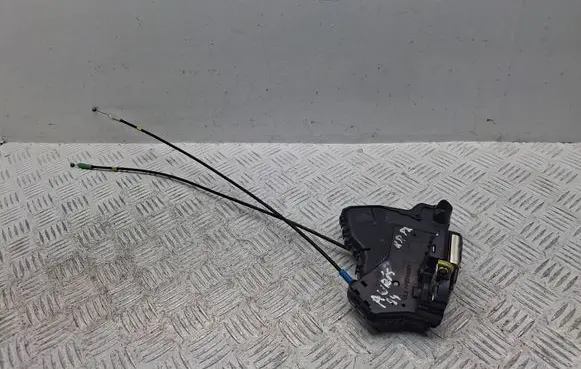 Toyota Auris 150 Front door lock 6904002210 6971002070