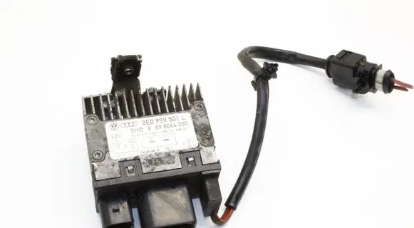 Audi A4 S4 B7 8E 8H Coolant fan relay 8E0959501L