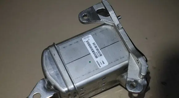 Volvo XC60 EGR valve cooler 32203034