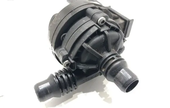BMW 5 G30 G31 G38 Oil filter mounting bracket 8474820