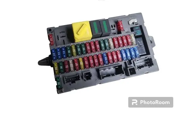 Land Rover Discovery Power management control unit YQE000251 518800008
