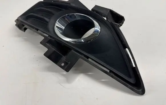 Ford Fusion II Front fog light trim/grill DS7319953BBW DS7Z17B814BA