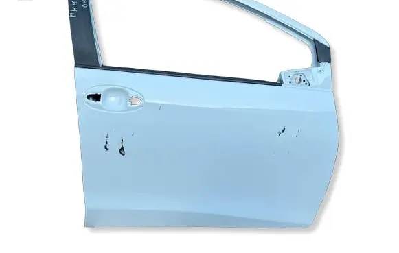 Toyota Yaris Front door 6711152210