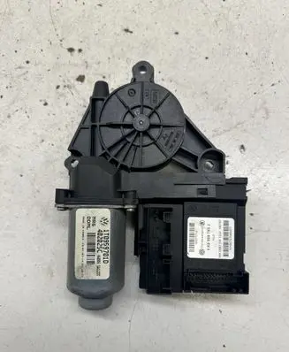 Volkswagen Caddy Front door window regulator motor 1T0959701D 1K0959793J