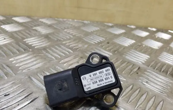 Volkswagen PASSAT CC Air pressure sensor 0281002401 038906051C