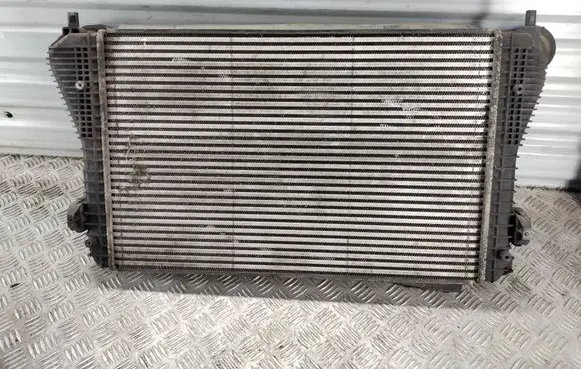 Volkswagen PASSAT B6 Intercooler radiator 1K0145803M