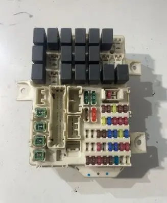 Mitsubishi Colt CZ3 Fuse module 8637A171 5WK45107 5WK48883