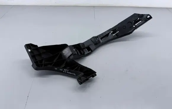 Volkswagen Touareg I Front bumper mounting bracket 7L6807183