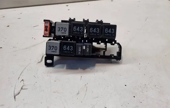 Audi A6 S6 C6 4F Fuse box set 4F0937503