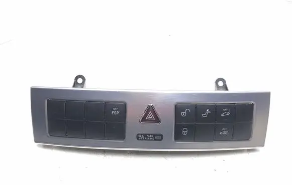 Mercedes-Benz C W203 Hazard light switch 2038201710 K719