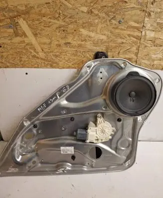 Mercedes-Benz E W212 Rear door window regulator with motor 981695104