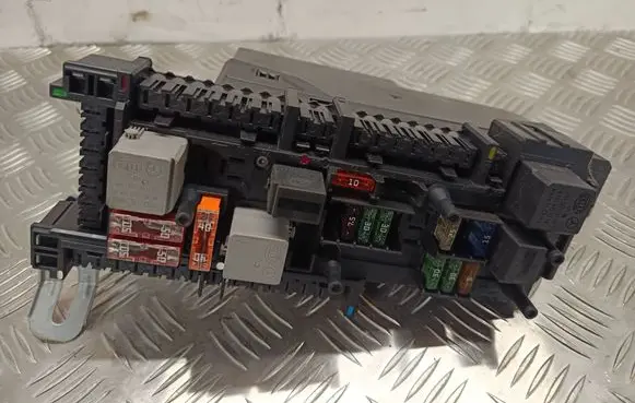 Mercedes-Benz E W212 Fuse module 2129005101 5DK00962028