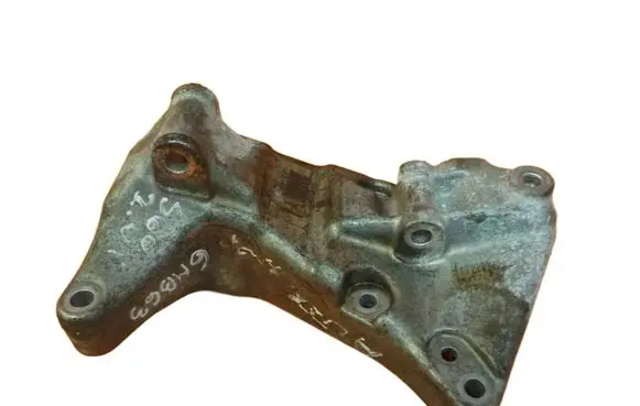 Volvo S60 Engine mounting bracket 31401932