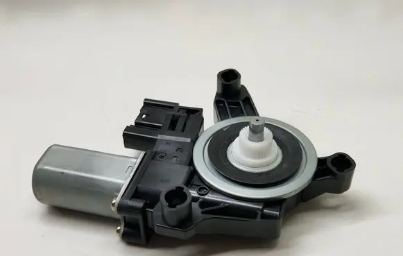 BMW 2 Active Tourer U06 Rear door window regulator motor 5A75081