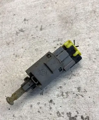 Mazda 626 Brake pedal sensor switch