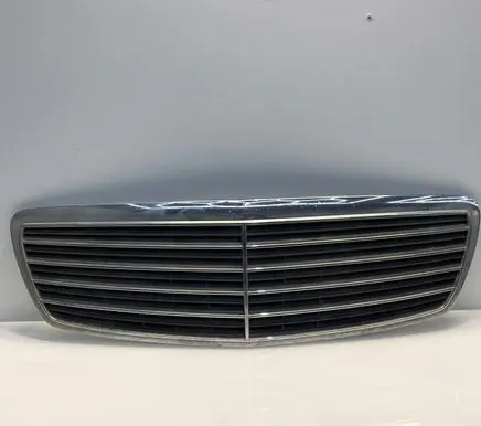 Front bumper upper radiator grill