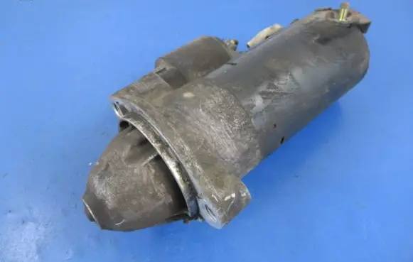 Volkswagen PASSAT B5.5 Starter motor 068911024G