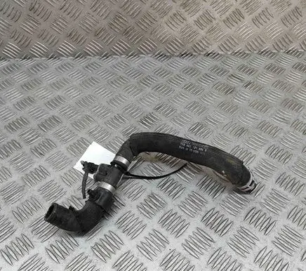 Audi e-tron Engine coolant pipe/hose 4KE121036B