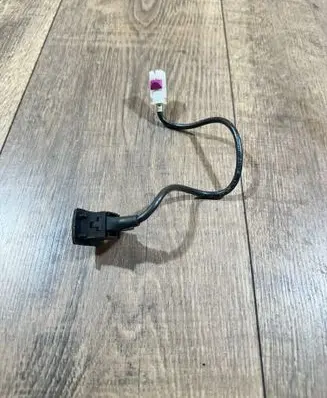 Mercedes-Benz E C207 W207 USB socket connector a1728200515