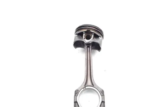 KIA Sportage Piston with connecting rod G4FU