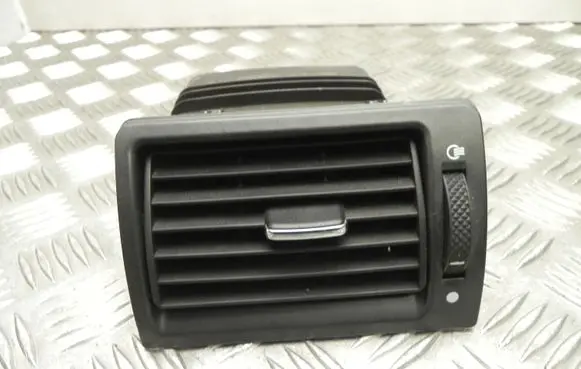 Rear air vent grill