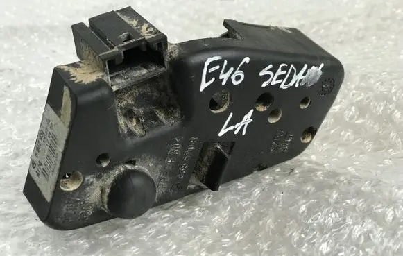 BMW 3 E46 Tail light part 6907938