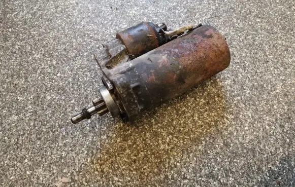 Volkswagen Golf III Starter motor
