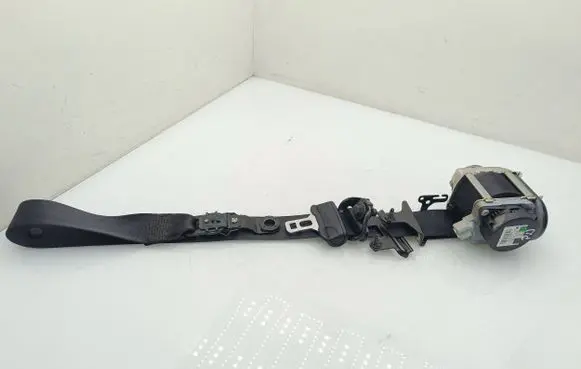 Volvo V60 Front seatbelt 39818843 624085000 30112015