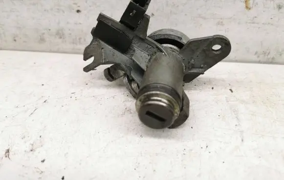 Audi A4 S4 B7 8E 8H Tailgate exterior lock 8E0827573