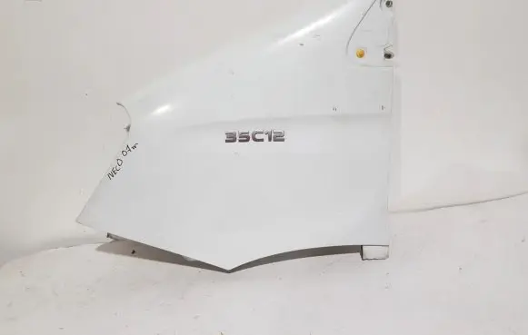 Iveco Daily 4th gen Fender