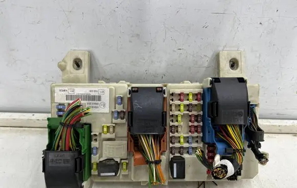 Ford C-MAX I Fuse box set 7m5t-14014-ajb 7m5t-14a073-fb