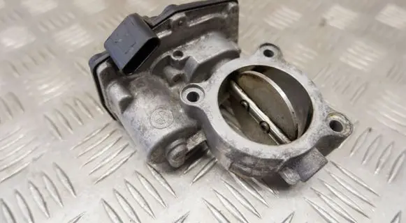 BMW 4 F36 Gran coupe Throttle valve 7810752