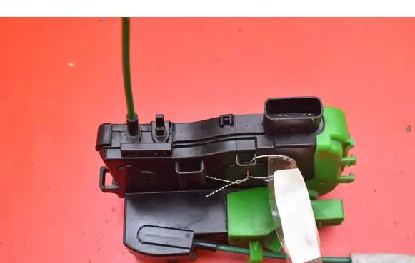 Hyundai i40 Front door lock 81310-3Z000