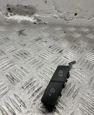 Mercedes-Benz C W204 Central locking switch button A2049058502