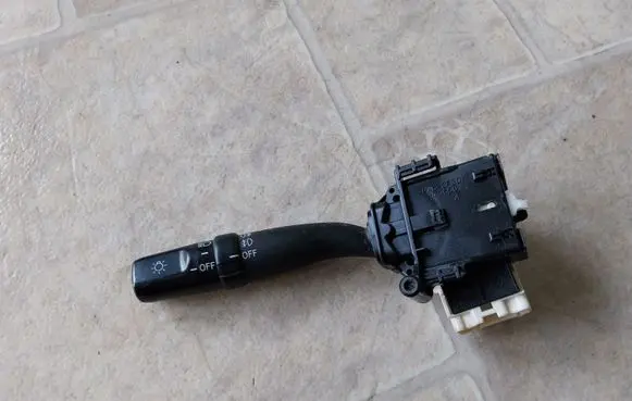 Toyota Avensis T250 Indicator stalk 173650