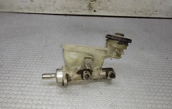 Honda CR-V Master brake cylinder