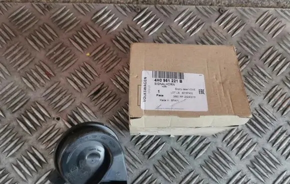 Skoda Octavia Mk4 Horn signal 4H0951221B