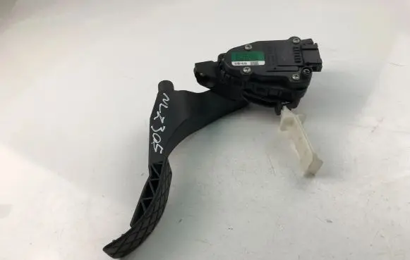Seat Leon (1M) Accelerator throttle pedal bracket 1J1721503J