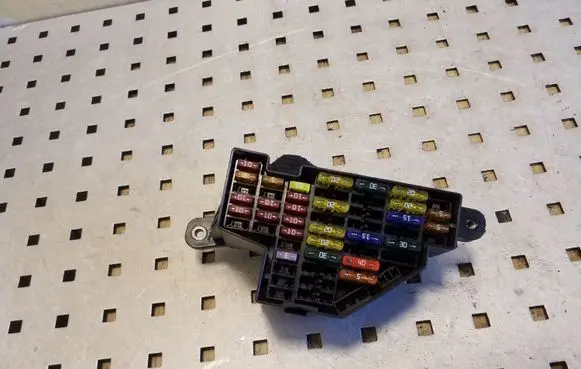 Volkswagen PASSAT B7 Fuse box set