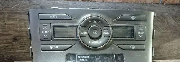 Toyota Auris 150 Climate control unit 5590002230B