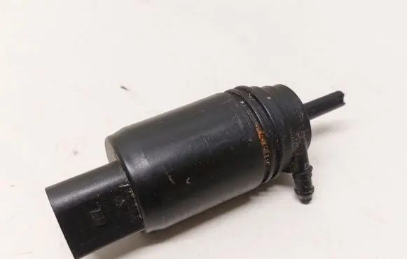 BMW 4 F32 F33 Windscreen/windshield washer pump 734588503 23557610