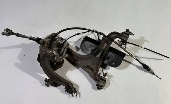 Rear wheel hub spindle/knuckle