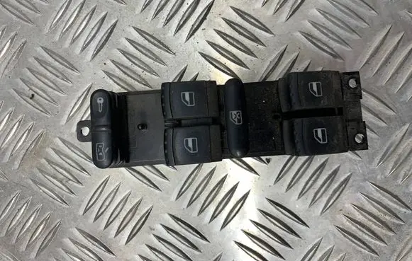 Volkswagen Golf IV Electric window control switch 1J4959857D