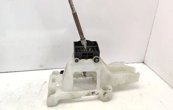 Peugeot 4007 Gear shifter/selector