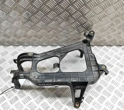 Radiator support slam panel bracket